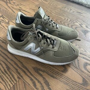 New Balance Men’s Olive Green Low-Top Retro Running Sneakers with Silver N